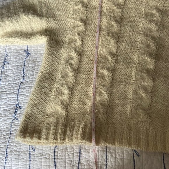 Gorgeous, Soft Cowl Neck Cable Knit Cropped Sweater. Sz L NWOT - Picture 8 of 13